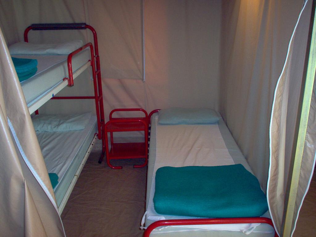 Camping Les Tournesols Sillé-le-Guillaume Exterior foto